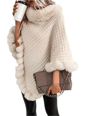 Marilyn - Winterponcho mit Details aus Kunstfell